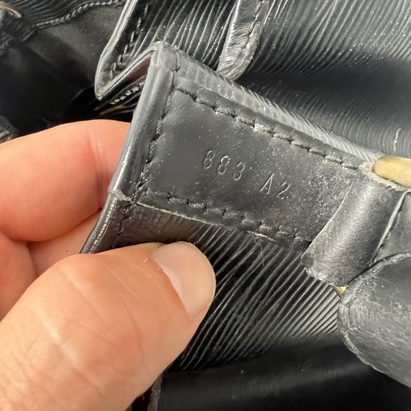 Louis Vuitton Epi note draw string - Picture 12 of 12